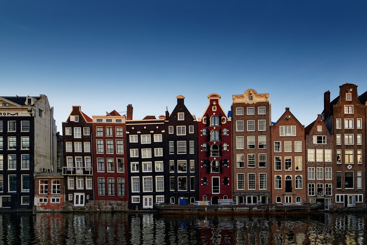 free things to do with kids in amsterdam row of houses