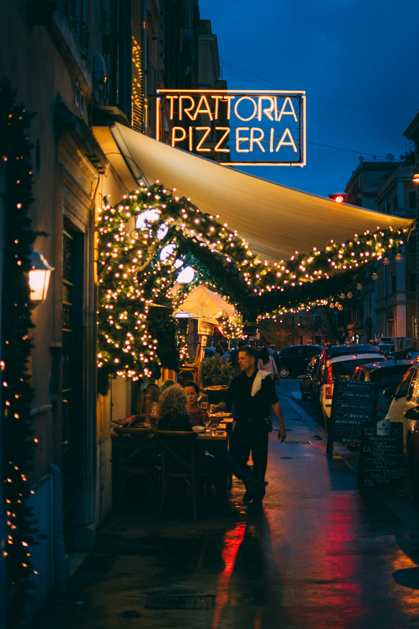 eating late restaurants in italy with kids no bed time